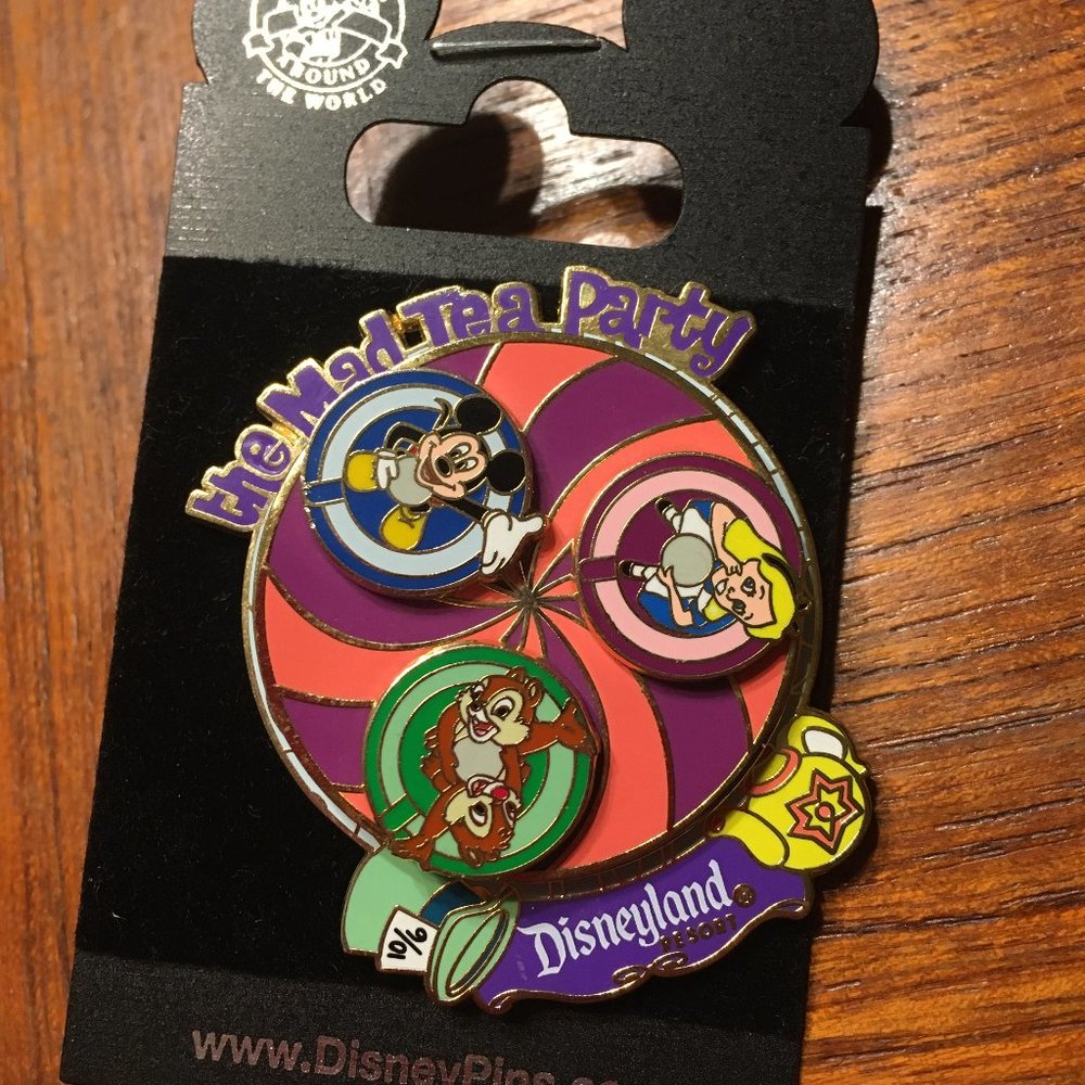 🎠2004 Disneyland Pin104  $25 or $20 w/offer